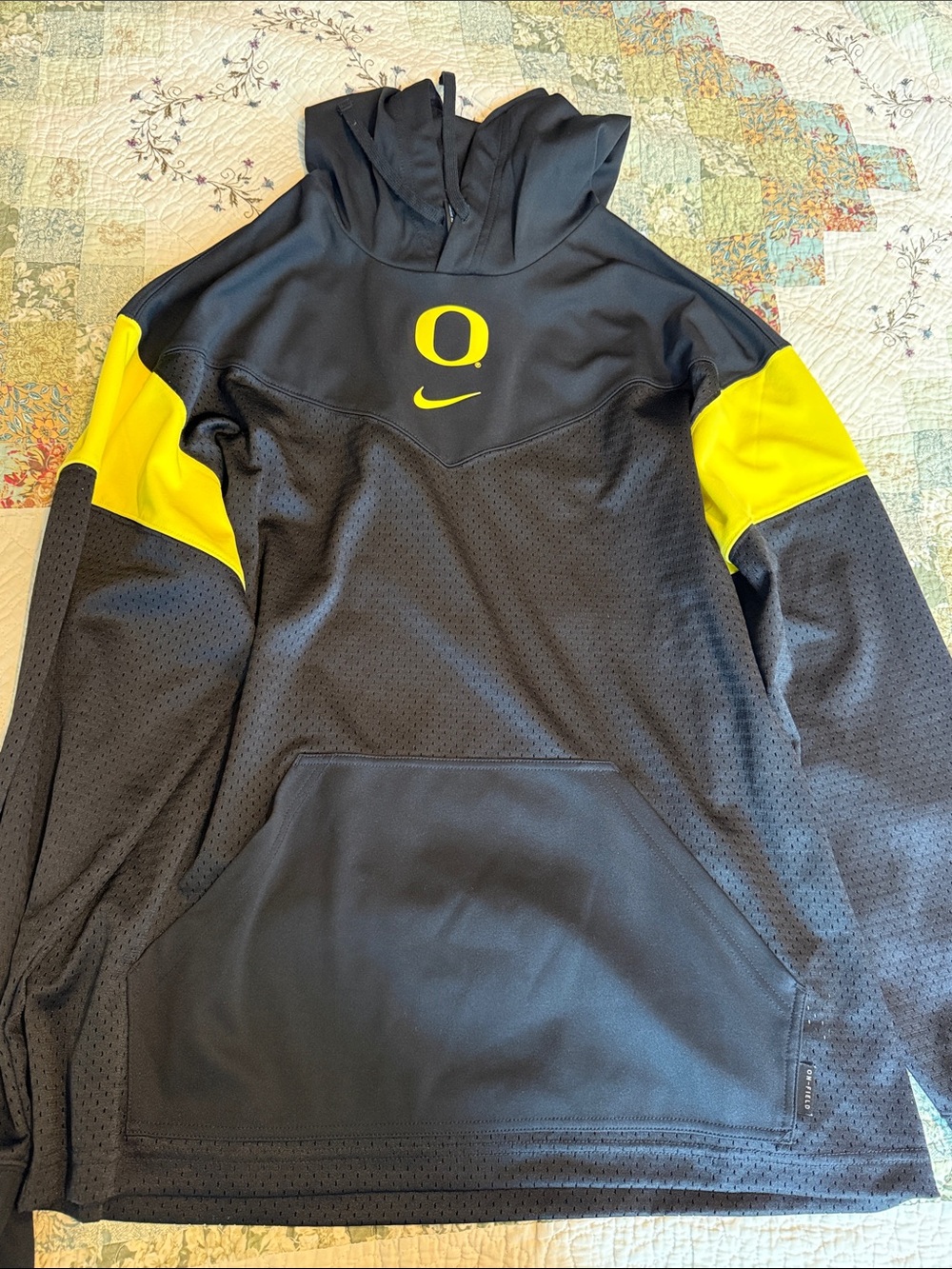 Nike Black and Yellow Men's Hooded oregon ducks sideline Pullover Jacket